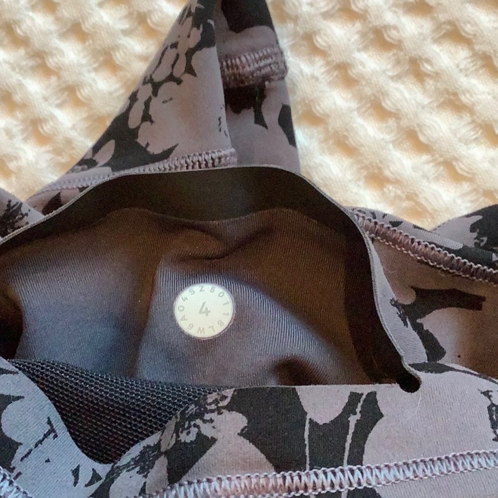 Lululemon In Movement Crops - Picture 8 of 11